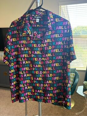⚫️🔴Karl Lagerfeld Women’s  Multicolor Logo-Print Short Sleeve Shirt XL